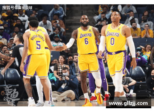 NBA湖人队：球星光芒背后的团队奋斗精神